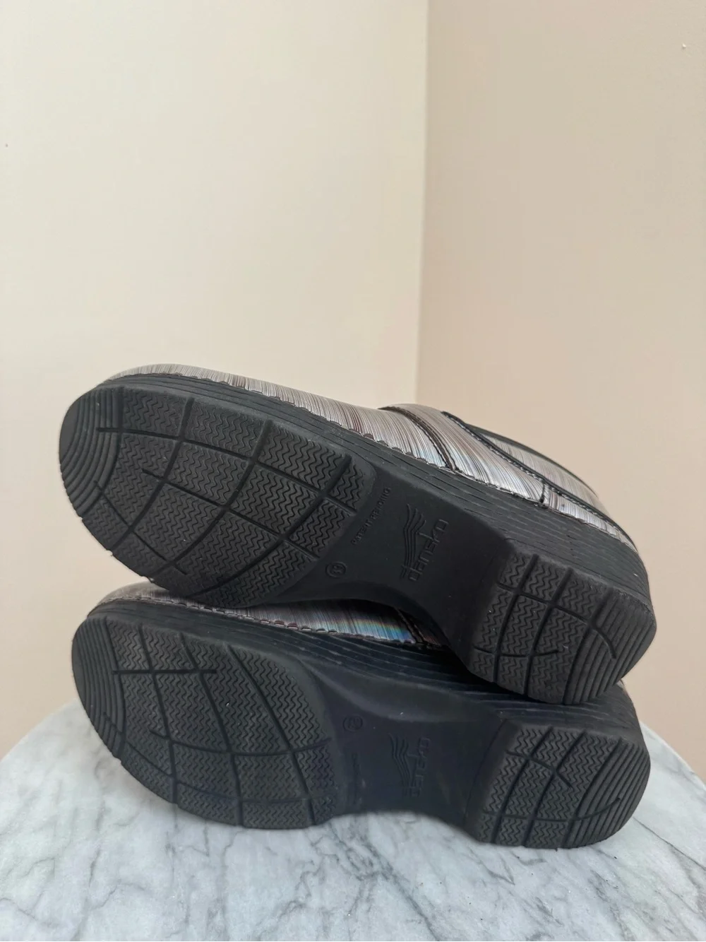 Dansko Professional LT Pro Prism Metallic Leather Slip On Clogs Size 9 US 39 EU - Picture 6 of 7